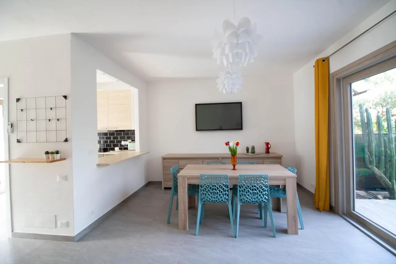Domek Villa A 100Mt Dalla Spiaggia Capoterra 0*,  Italy